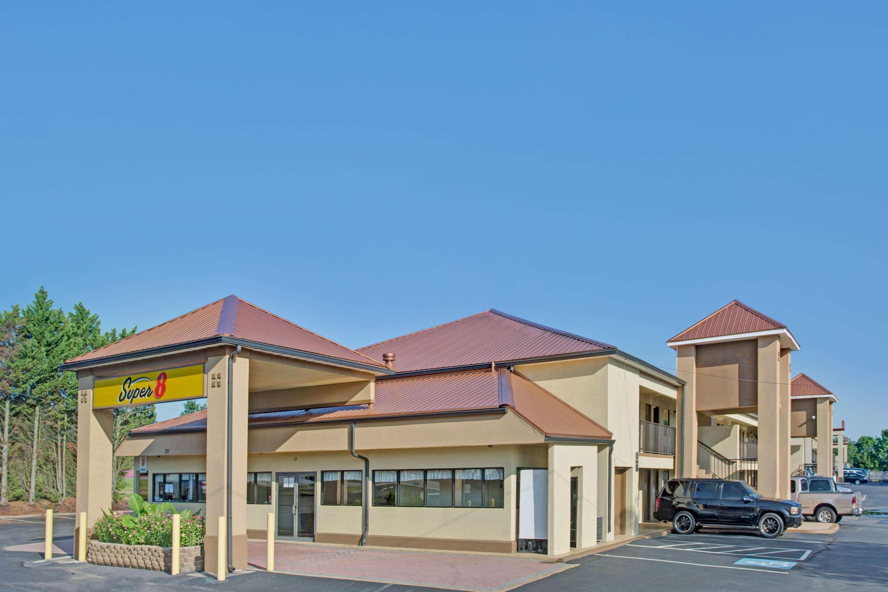 Hotel Super 8 By Wyndham Suwanee Esterno foto