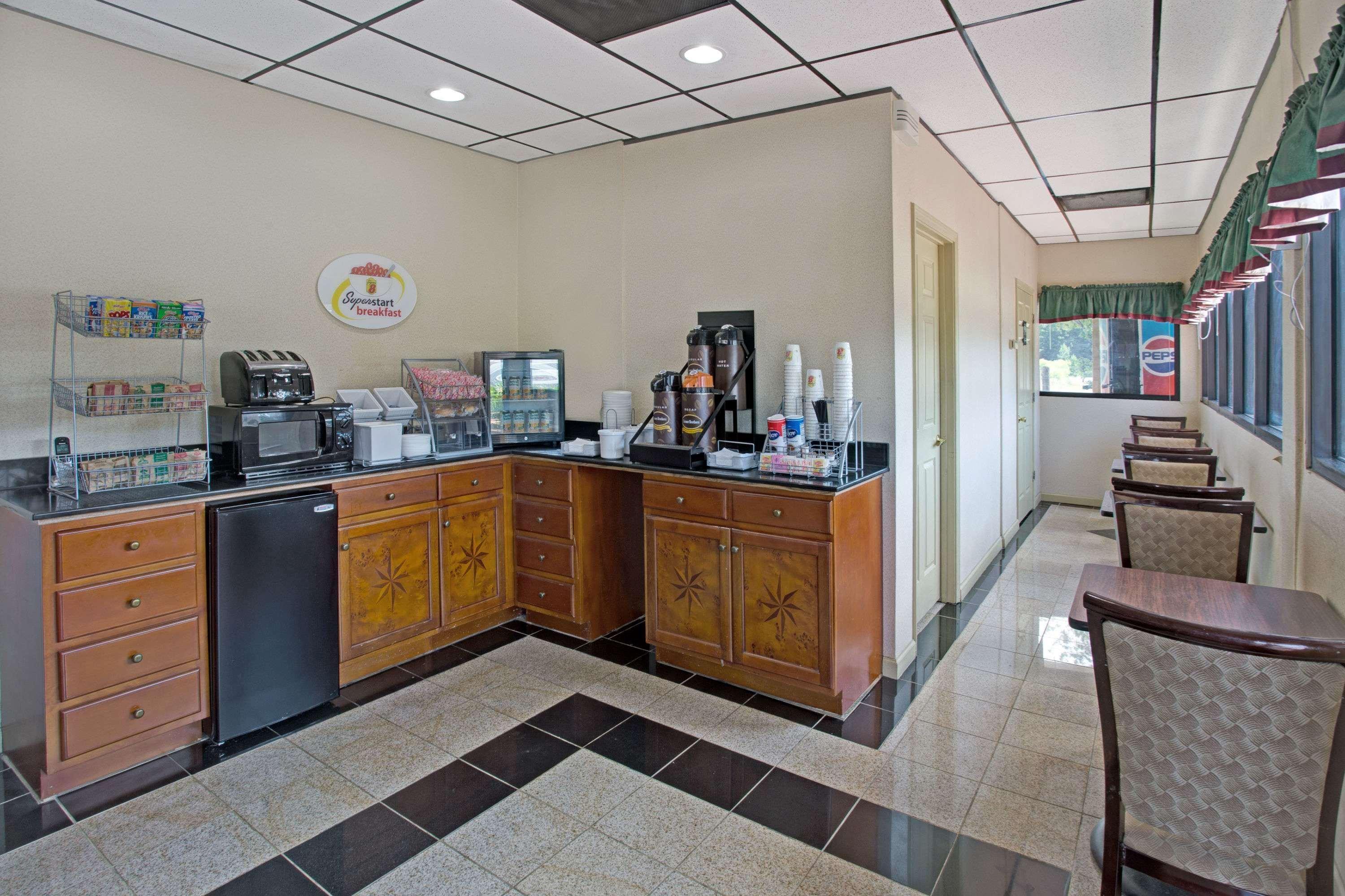 Hotel Super 8 By Wyndham Suwanee Esterno foto