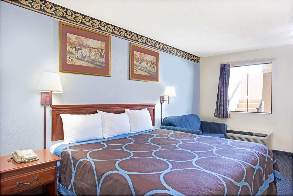 Hotel Super 8 By Wyndham Suwanee Esterno foto